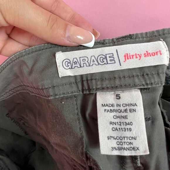 ❌SOLD-DEPOP❌ Garage Y2K Cargo Shorts - Picture 5 of 5